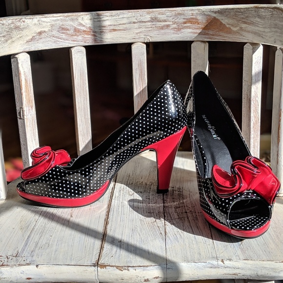 Monroe & Main Shoes - Monroe & Main Polka Dot Shoes
